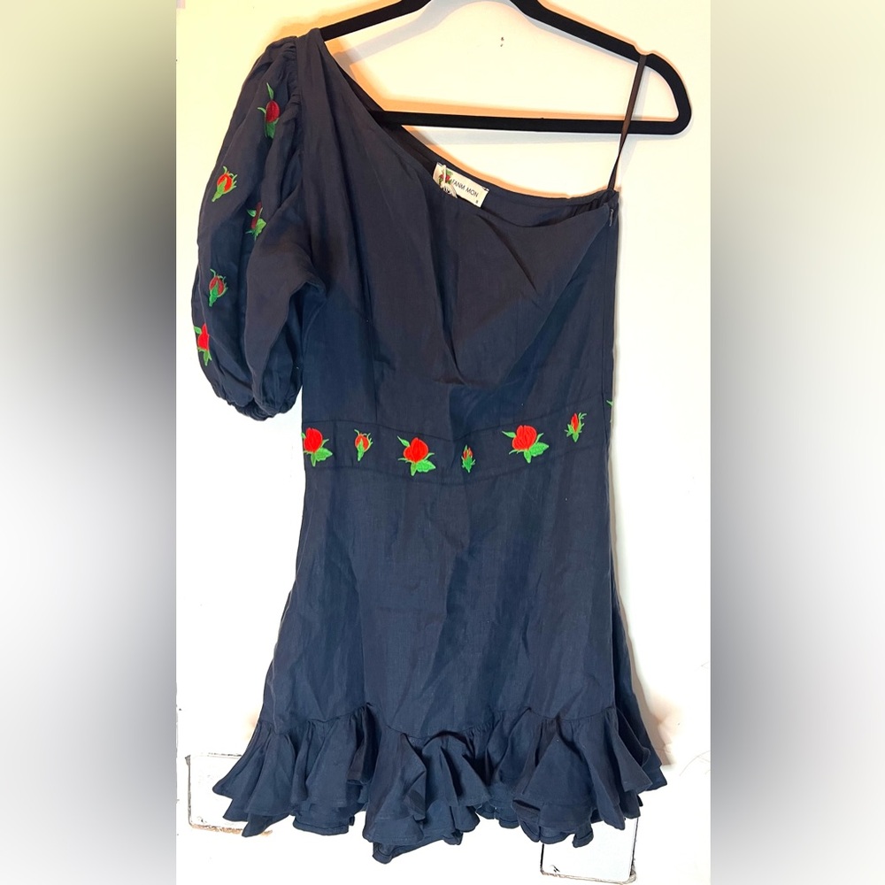 Fanm Mon Navy Linen One Sleeve Ruffle Hem Embroidered Mini Dress. Size Small NWT